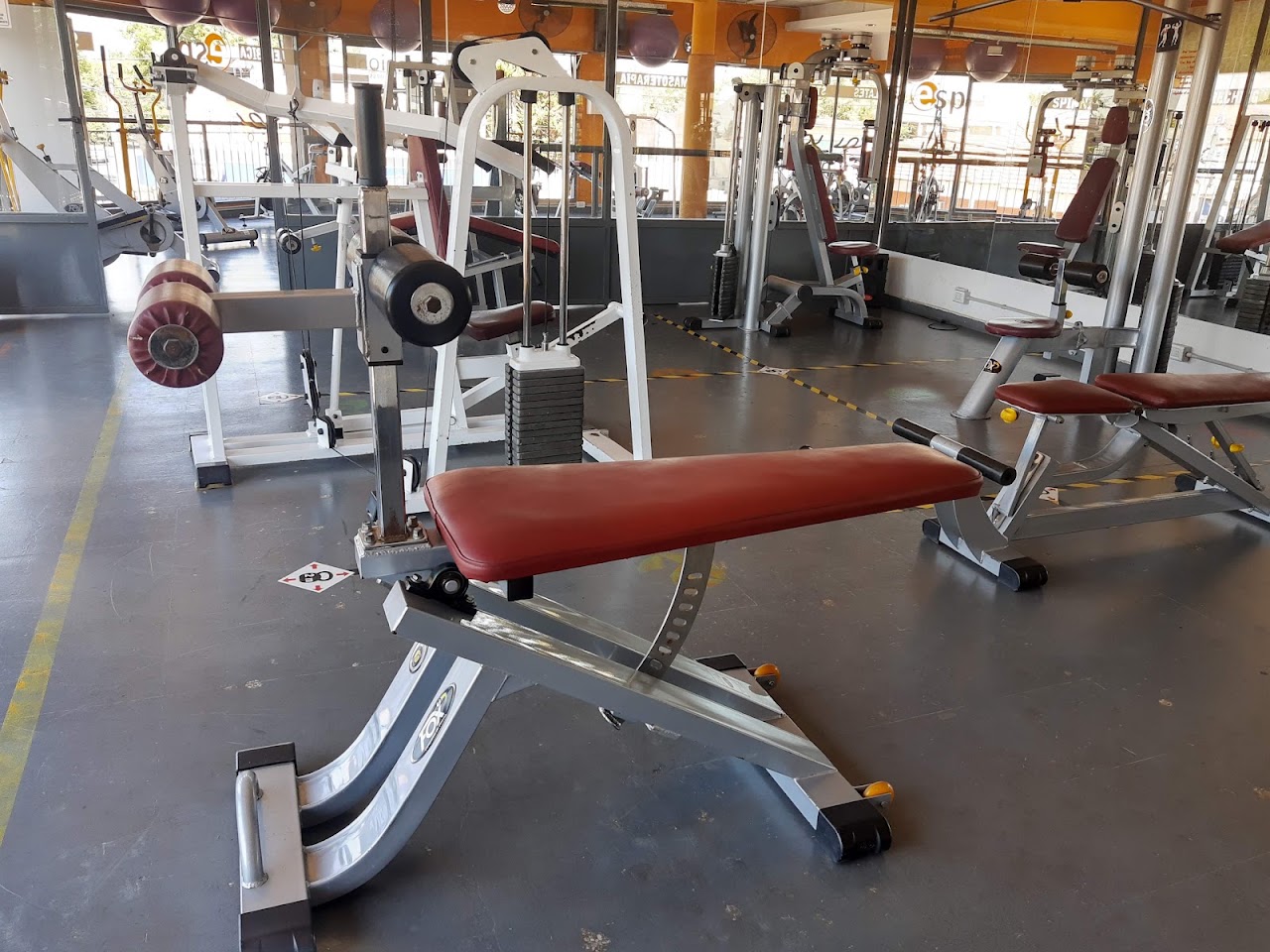 Sala de musculación y cargas pesadas en Espacio Fitness Berazategui